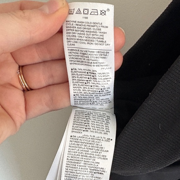 Athleta Venice Flare Pant in Black size Large Tall Women’s Activewear - Picture 8 of 8